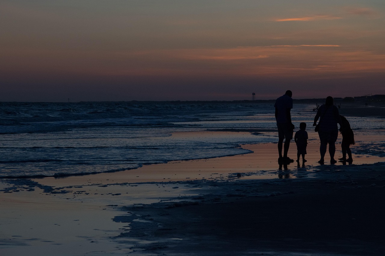 family, nature, sunset, beach-2393440.jpg